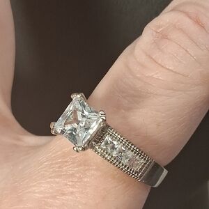 P32. Cubic Zirconia Faceted Princess Cut Sterling Silver Ring Stamped Size8 Y2k